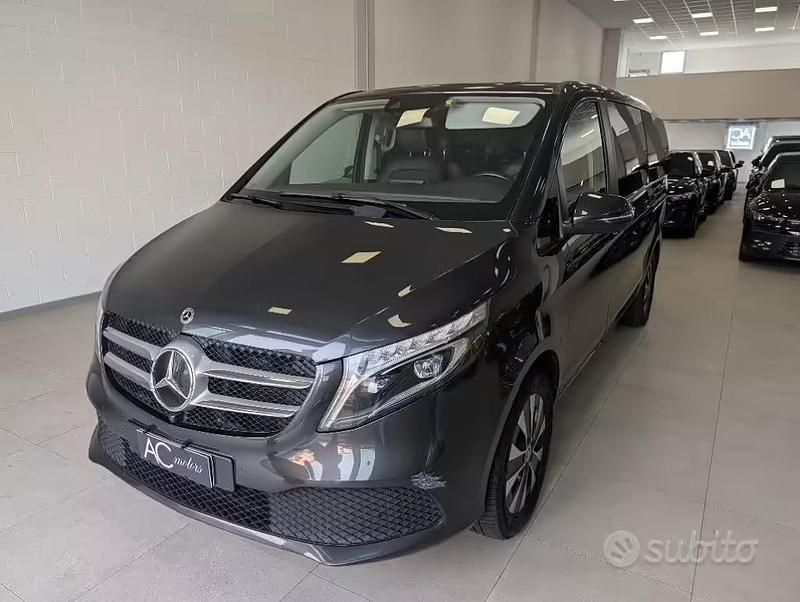 Usata Mercedes V250 Premium 190 CV (139 kW) 2022 Grigio Monovolume