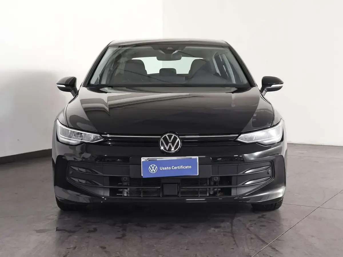 Usata VW Golf VIII Life 116 CV (85 kW) 2025 Grenadill black Berlina