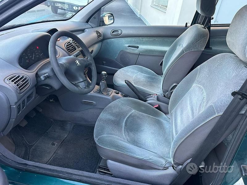 Usata Peugeot 206 60 CV (44 kW) 2000 Verde Utilitaria