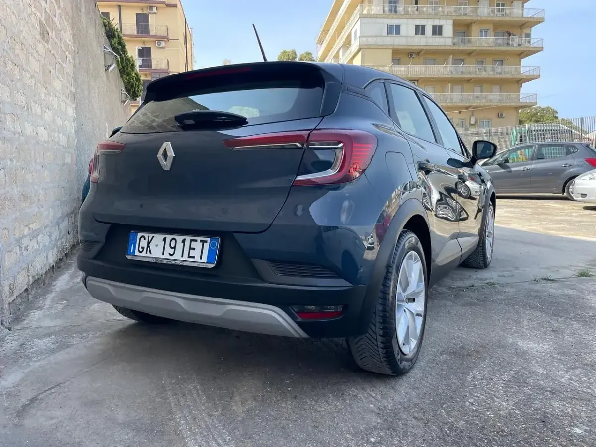 Usata Renault Captur Techno 142 CV (104 kW) 2022 Blu SUV