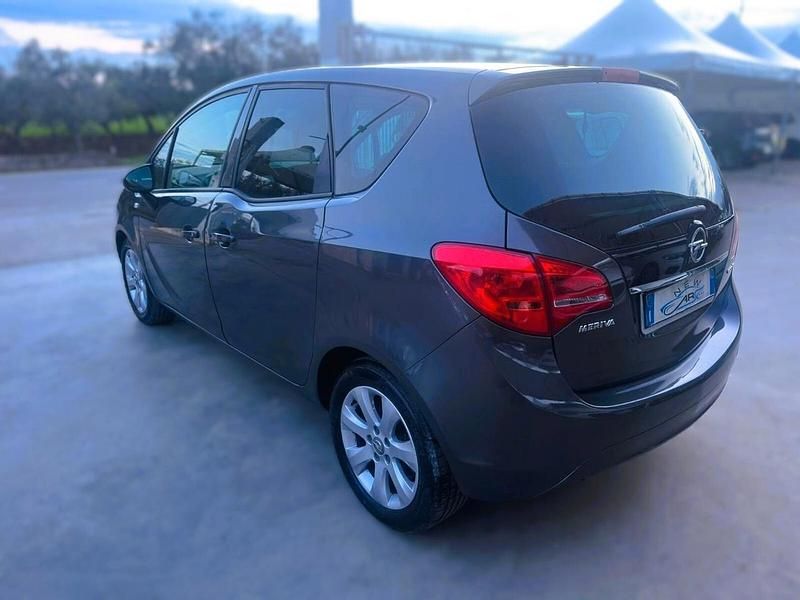 Usata Opel Meriva Cosmo 95 CV (69 kW) 2012 Grigio Monovolume