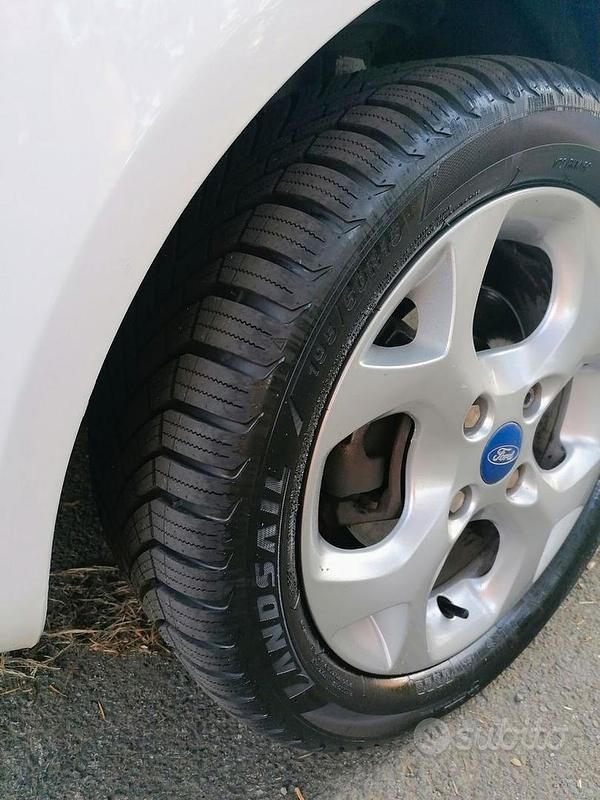 Usata Ford Fiesta Titanium 60 CV (44 kW) 2012 Bianco Utilitaria