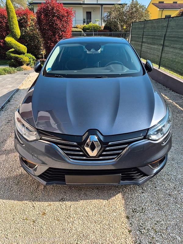 Usata Renault Mégane IV 110 CV (80 kW) 2017 Grigio Berlina