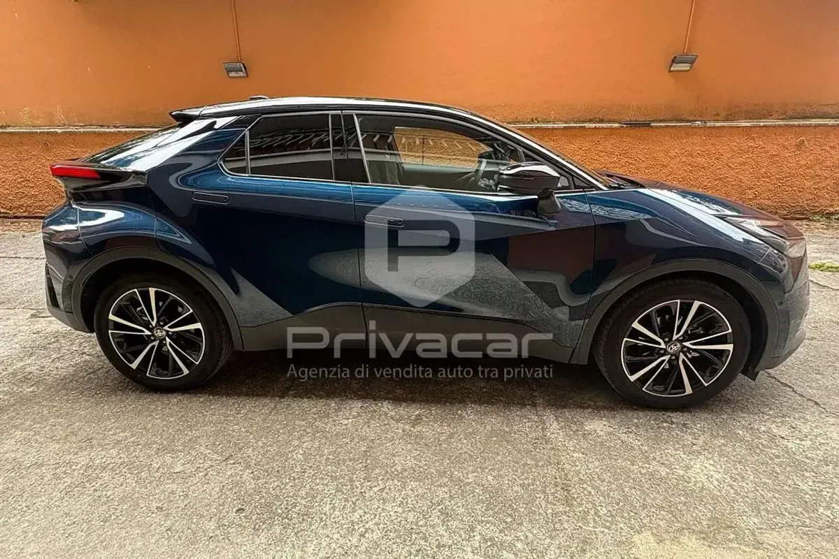 Usata Toyota C-HR Lounge 98 CV (72 kW) 2024 Blu SUV