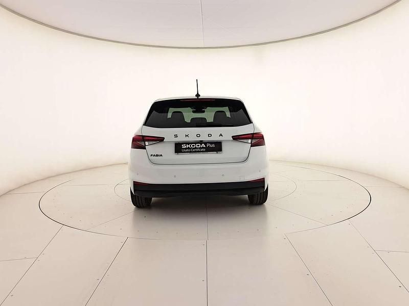 Usata Skoda Fabia Selection 80 CV (58 kW) 2025 Bianco luna metallizzato nero tulipano perlato Utilitaria