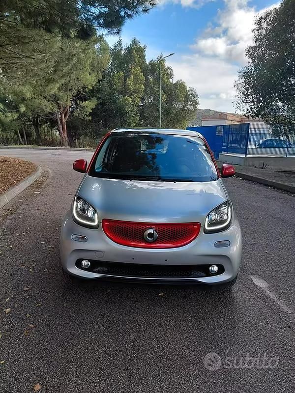 Usata Smart ForFour Passion 70 CV (51 kW) 2017 Grigio Utilitaria