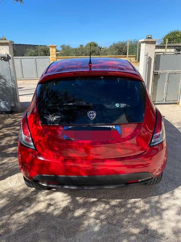 Usata Lancia Ypsilon Gold 69 CV (50 kW) 2013 Utilitaria