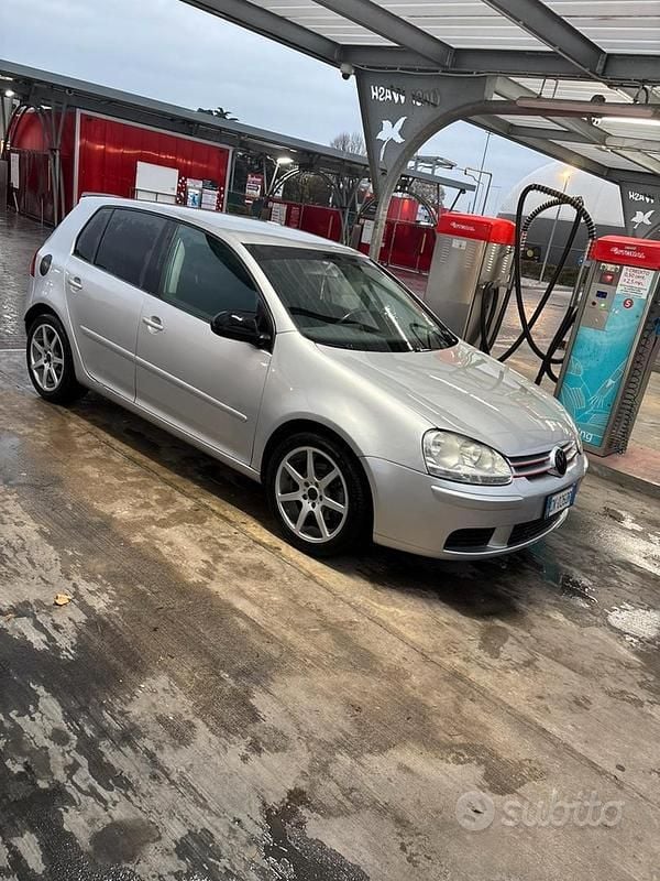 Usata VW Golf IV Trendline 105 CV (77 kW) 2003 Berlina