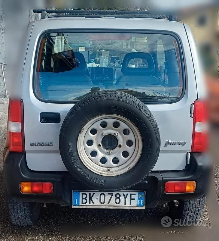 Second-hand Suzuki Jimny 80 CP (58 kW) 2000 Gri SUV