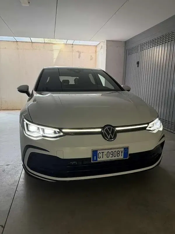 Usata VW Golf VIII R-line 150 CV (110 kW) 2024 Berlina