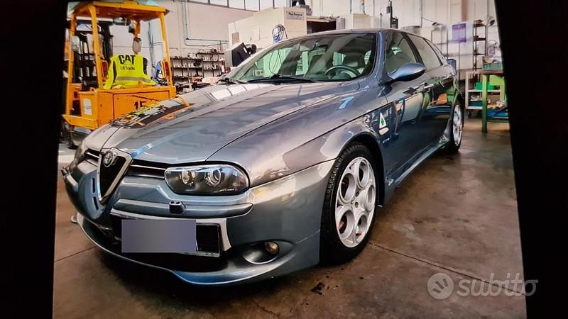Begagnad Alfa Romeo 156 GTA 2002 Brun Kombi