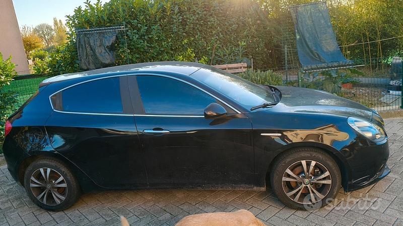 Usata Alfa Romeo Giulietta 105 CV (77 kW) 2011 Nero Utilitaria