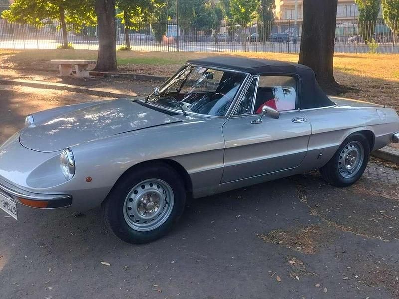 Usata Alfa Romeo Spider Veloce 128 CV (94 kW) 1982 Argento Cabrio