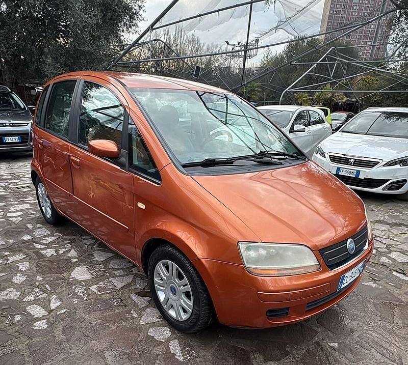 Usata Fiat Idea Emotion 69 CV (50 kW) 2004 Arancione Monovolume