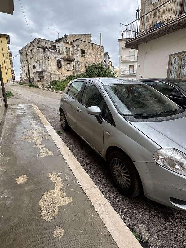 Usata Fiat Grande Punto Active 77 CV (56 kW) 2007 Grigio Utilitaria