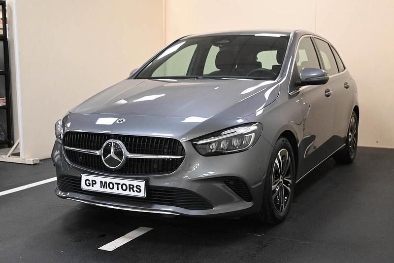 Usata Mercedes B180 Advanced 135 CV (99 kW) 2025 Grigio Utilitaria