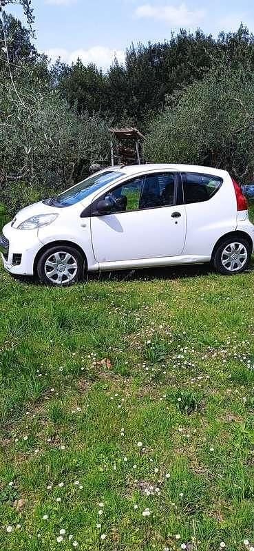 Usata Peugeot 107 Allure 68 CV (50 kW) 2009 Utilitaria