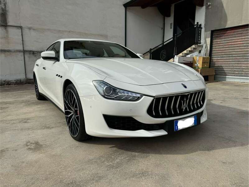 Usato 2018 Maserati Ghibli 3.0 Diesel 250 CV (41.900 €)