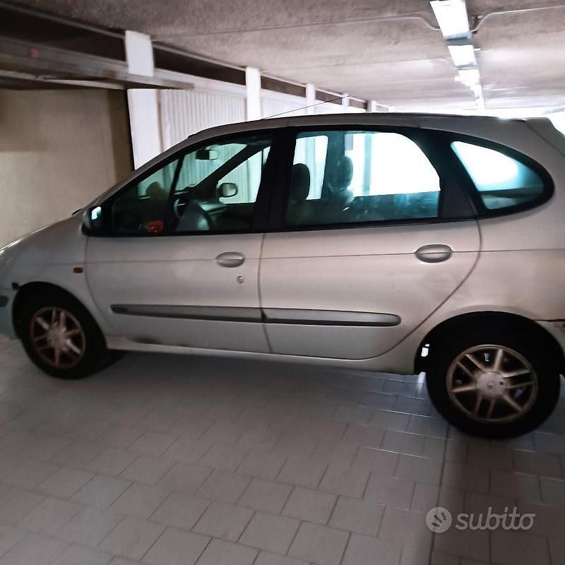 Usata Renault Scénic 2002 Grigio Monovolume