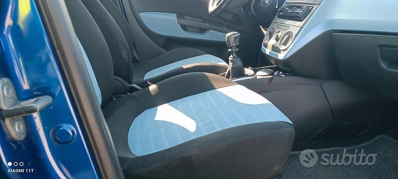 Usata Fiat Grande Punto Dynamic 65 CV (47 kW) 2006 Blu Utilitaria