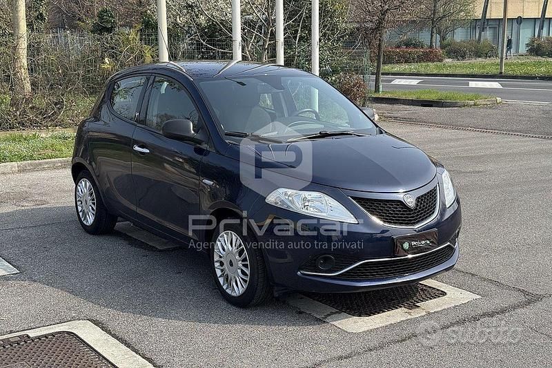 Usata Lancia Ypsilon Silver 69 CV (50 kW) 2016 Blu Utilitaria