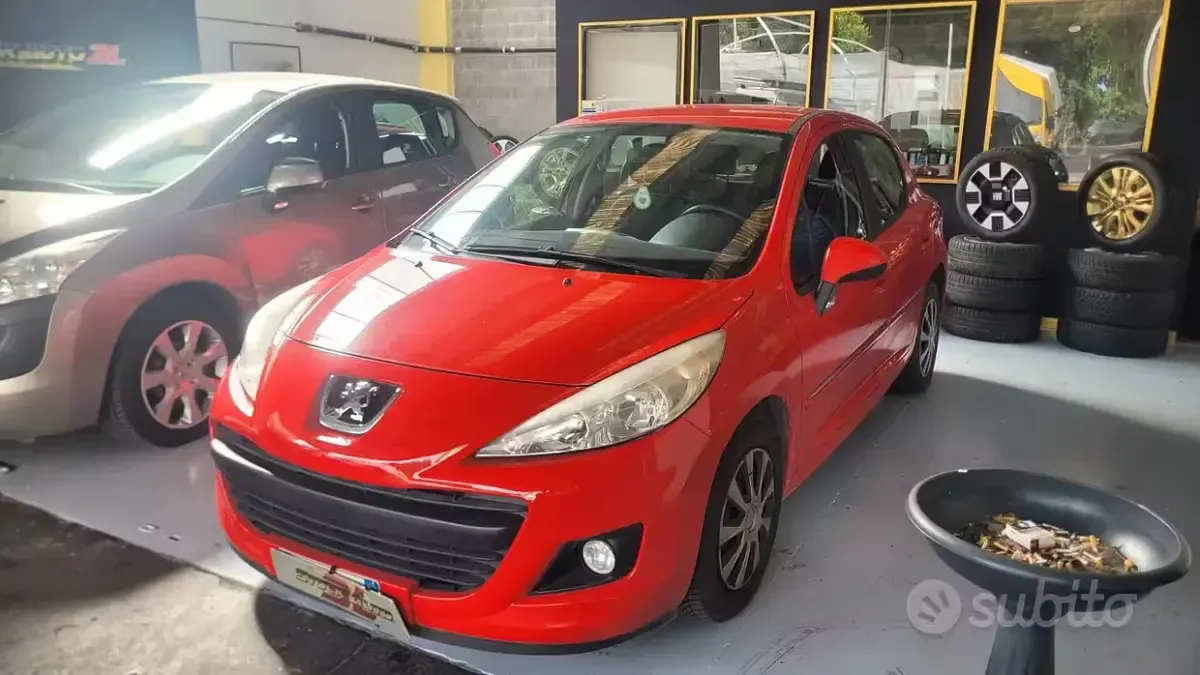 Usata Peugeot 207 Active 73 CV (53 kW) 2011 Rosso Berlina