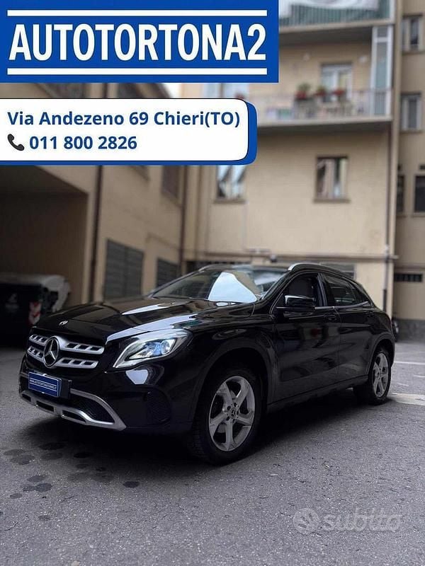 Usata Mercedes GLA180 109 CV (80 kW) 2018 Nero metallizzato SUV