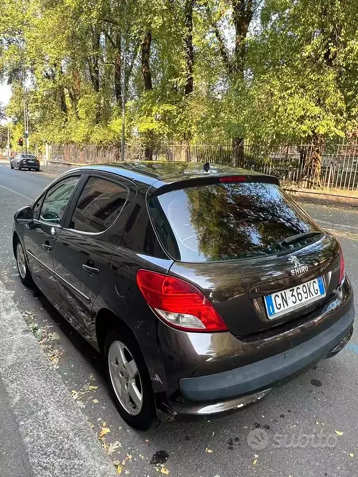 Usata Peugeot 207 95 CV (69 kW) 2012 Marrone Utilitaria