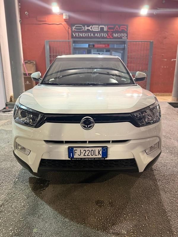 Bianco Usata 2017 Ssangyong (KGM) Tivoli SUV | 5999 € (Super prezzo) - Immagine 1/4