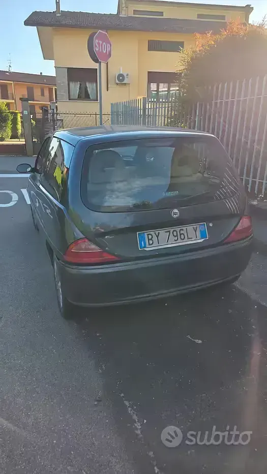 Begagnad Lancia Ypsilon 60 HK (44 kW) 2002 Halvkombi