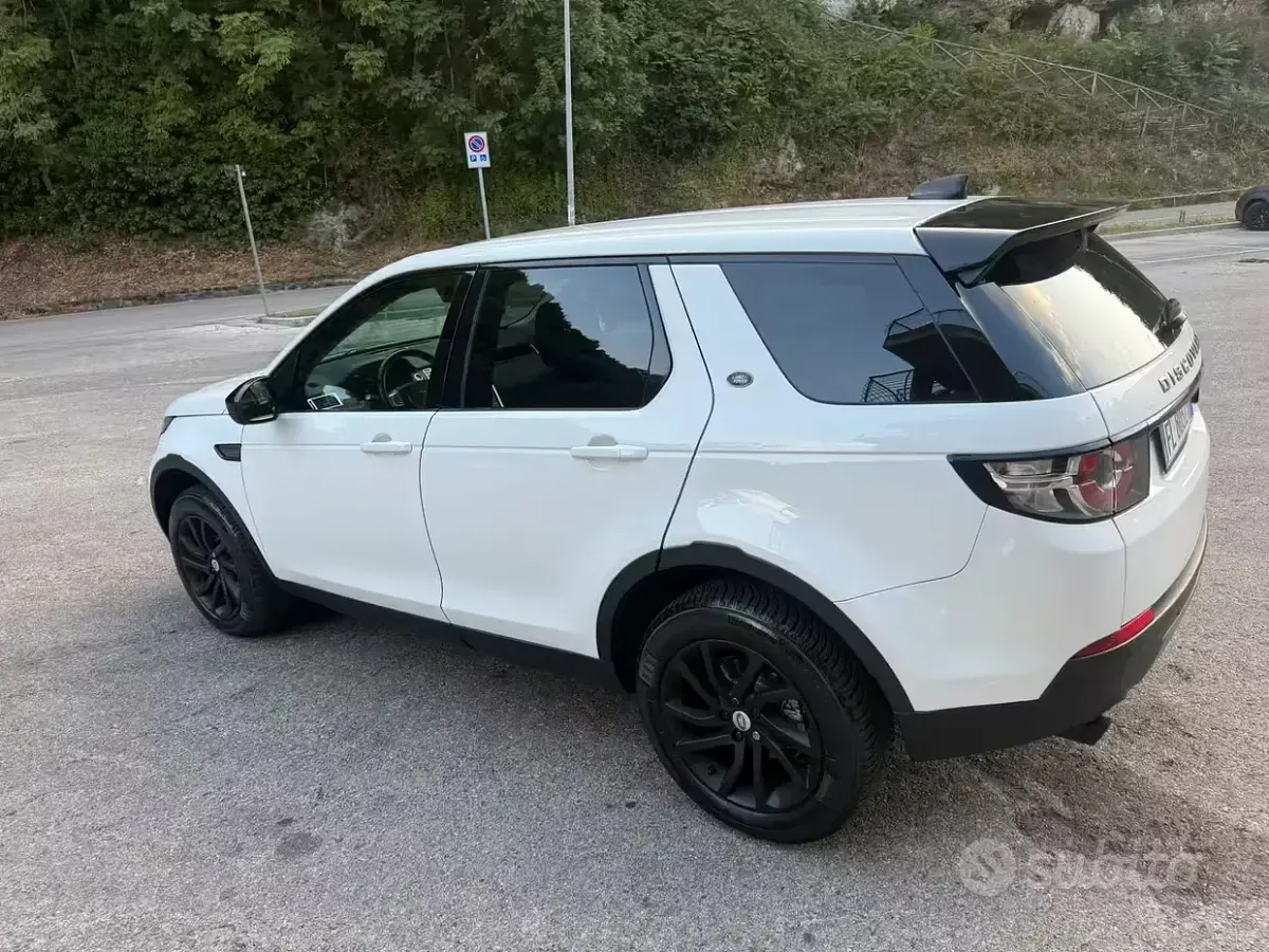 Usata Land Rover Discovery 5 150 CV (110 kW) 2017 Bianco SUV
