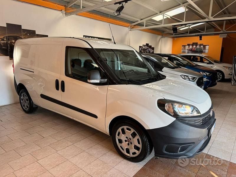 Usata Fiat Doblò S 105 CV (77 kW) 2021 Bianco Monovolume