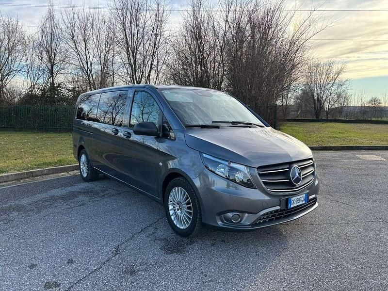 Usata Mercedes Vito 160 CV (117 kW) 2022 Grigio selenite Furgone