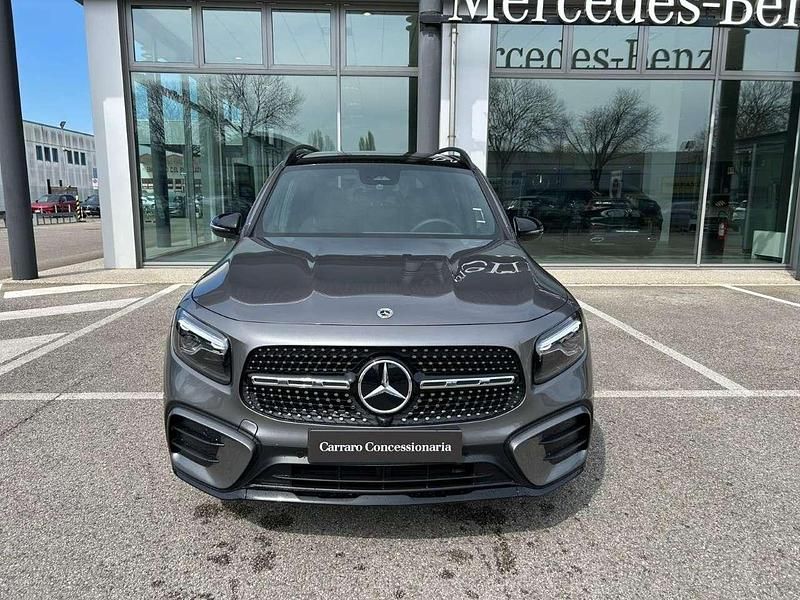 Nuova Mercedes GLB200 150 CV (110 kW) 2026 Grigio montagna SUV