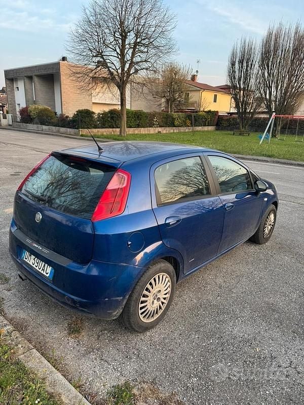 Usata Fiat Punto 76 CV (55 kW) 2007 Blu Utilitaria