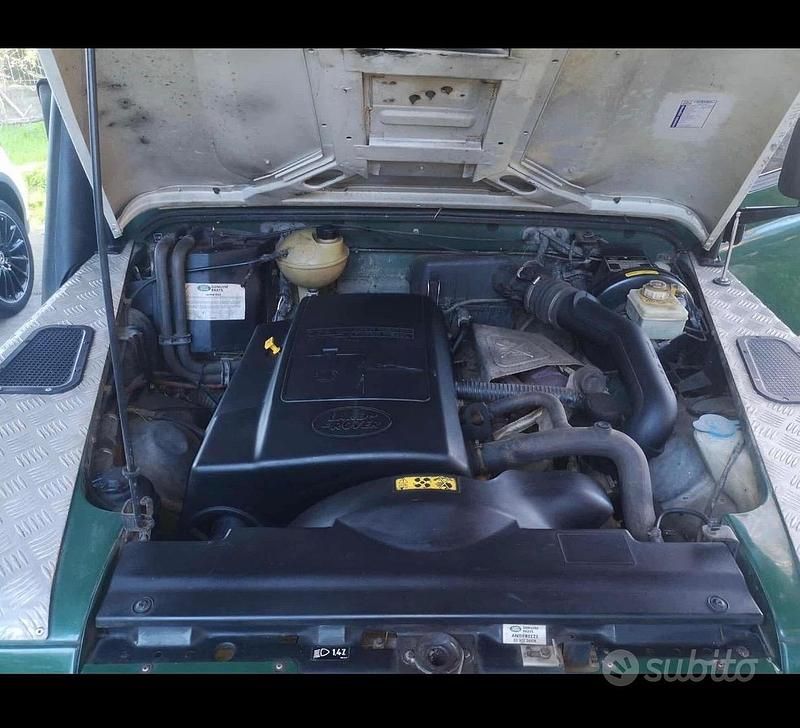 Usata Land Rover Defender 113 CV (83 kW) 2003 Verde SUV