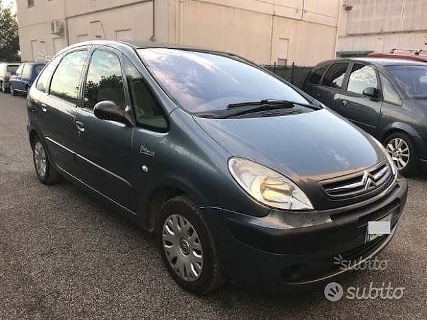 Usata Citroën Xsara Picasso 90 CV (66 kW) 2005 Grigio Monovolume