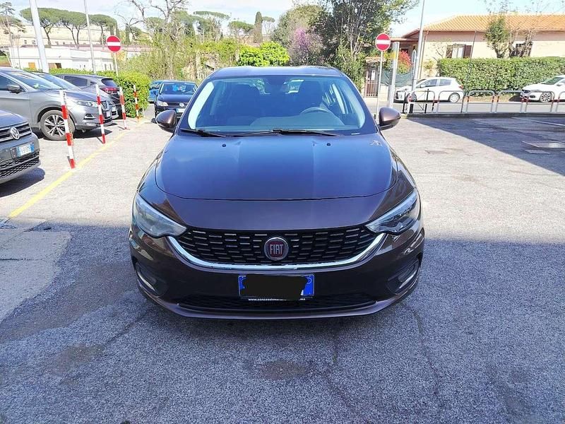 Usata Fiat Tipo Lounge 95 CV (69 kW) 2017 Marrone Berlina