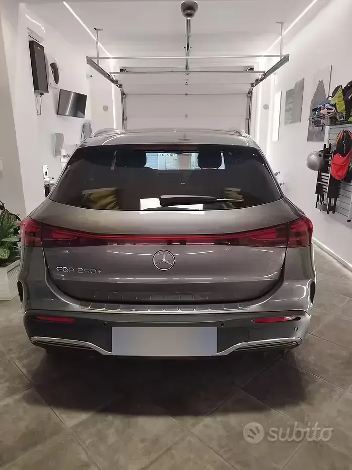 Usata Mercedes EQA250+ AMG Line Premium 94 kW (129 CV) 2025 Grigio SUV