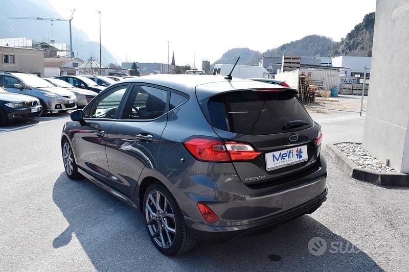 Usata Ford Fiesta ST-Line 125 CV (91 kW) 2022 Grigio Utilitaria