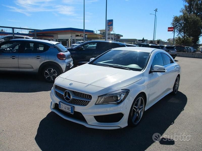 Bianco Usata 2015 Mercedes CLA180 Premium Tre volumi | 14.500 € (Buon prezzo) - Immagine 1/4