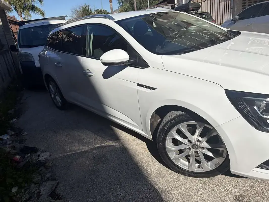 Usata Renault Mégane GrandTour Intens 110 CV (80 kW) 2018 Bianco Station wagon