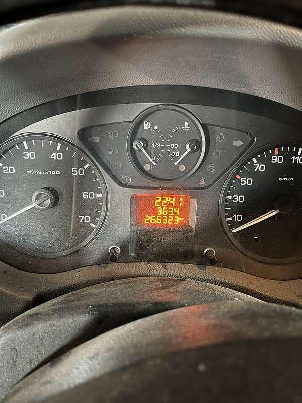 Usata Peugeot Expert 90 CV (66 kW) 2010 Furgone