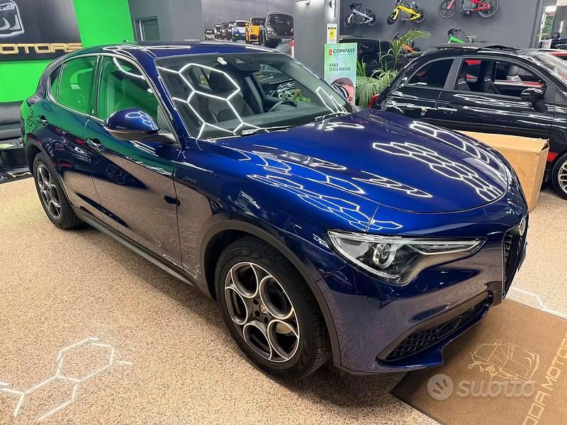 Usata Alfa Romeo Stelvio Sprint 190 CV (139 kW) 2021 Blu SUV