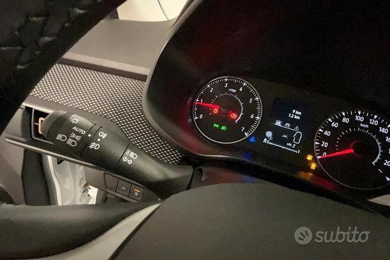 Bianco Nuova 2025 Dacia Sandero Expression Tre volumi | 16.990 € (Buon prezzo) - Immagine 1/4