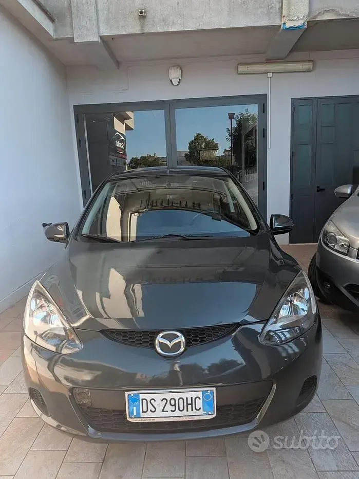 Usata Mazda 2 68 CV (50 kW) 2008 Grigio Utilitaria