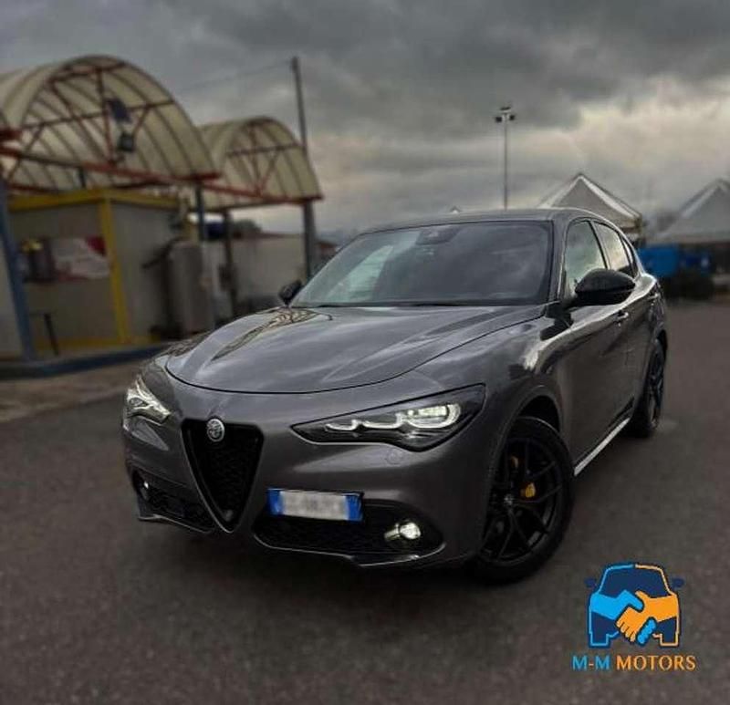 Usata Alfa Romeo Stelvio Veloce 209 CV (153 kW) 2021 Grigio vulcano SUV