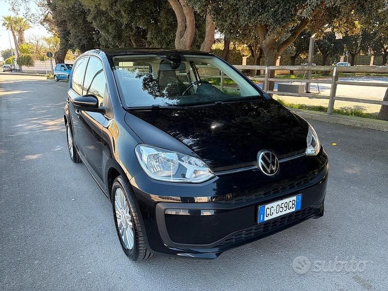 Usata VW up! Move 65 CV (47 kW) 2021 Nero Utilitaria