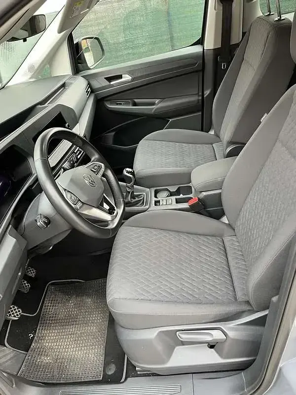 Usata VW Caddy 102 CV (75 kW) 2024 Grigio Monovolume