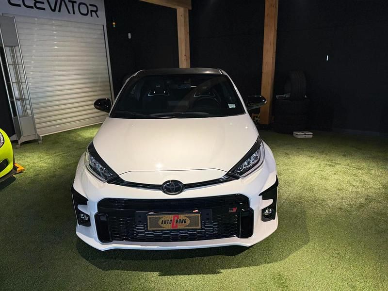 Usata Toyota Yaris 261 CV (191 kW) 2021 Bianco Berlina